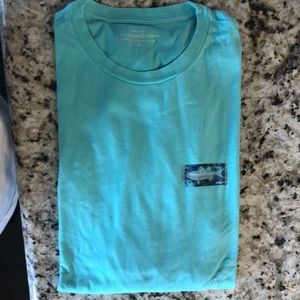 Vineyard Vines long sleeve tee shirt. Large